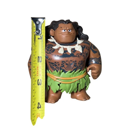 Disney Moana Maui Action Figure 3.75" Collectible Toy With Tattoo Details & Leaf - Picture 6 of 7